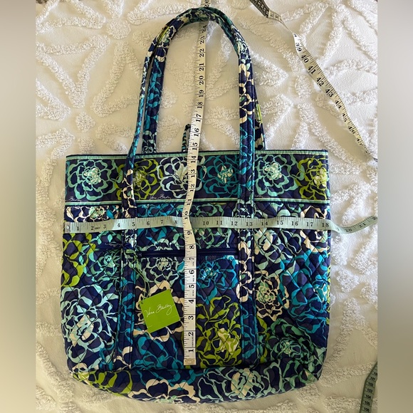 Vera Bradley Katalina Blues Large Floral Quilted Tote NWT - Picture 13 of 16